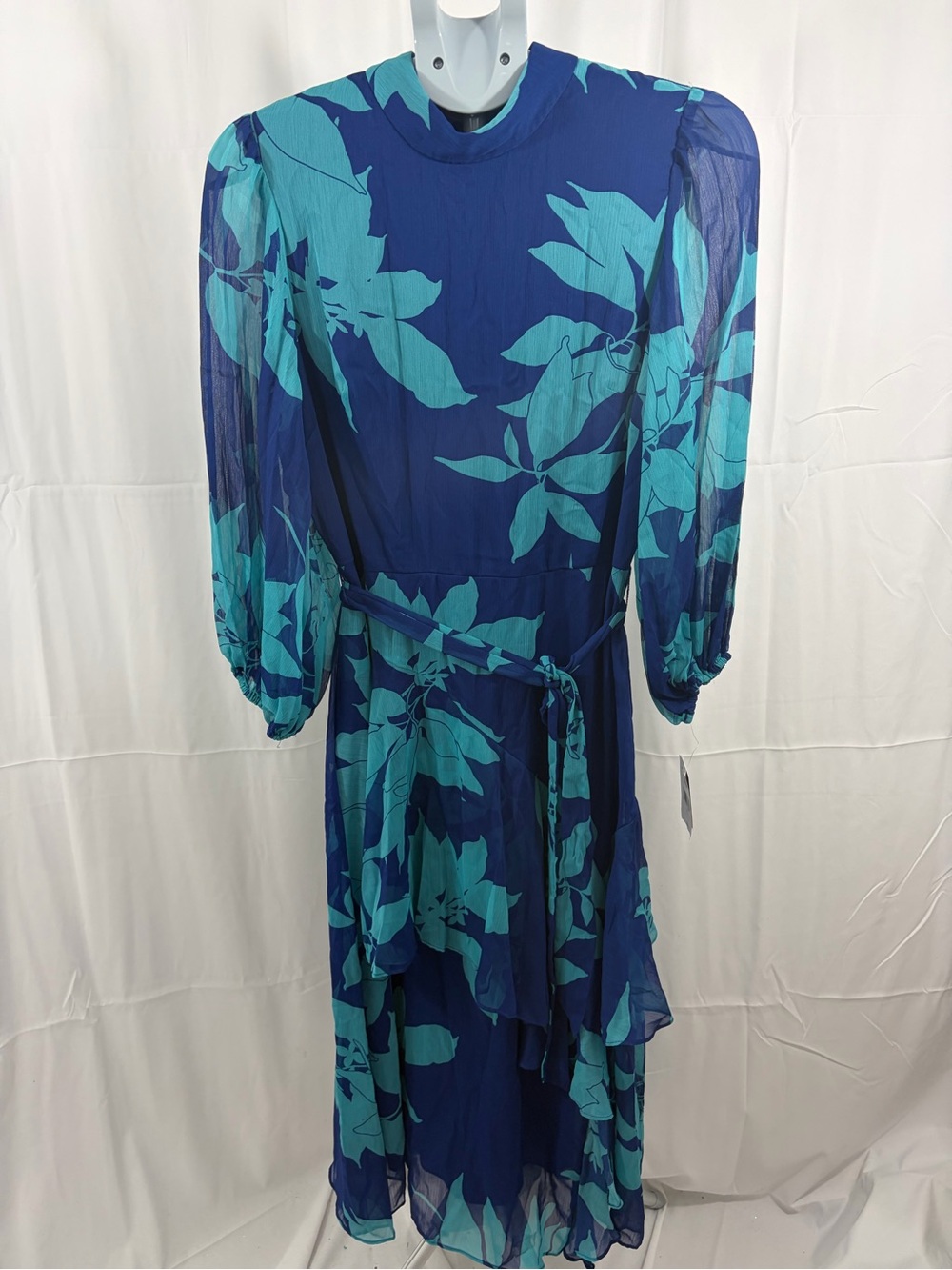 NWT Melonie T Women’s Size 10 Blue Floral long Sleeve Midi Dress with Belt